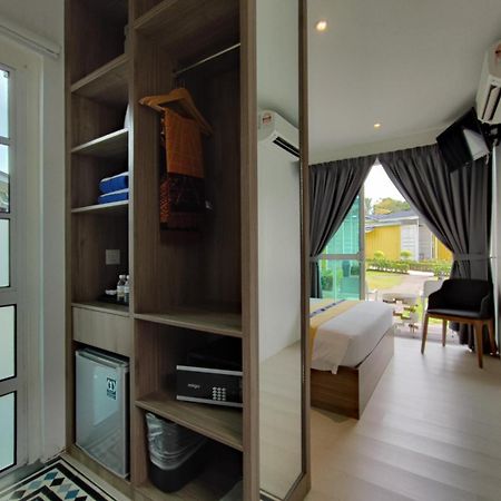 Solesor Kampong Beach Resort Port Dickson Exterior photo